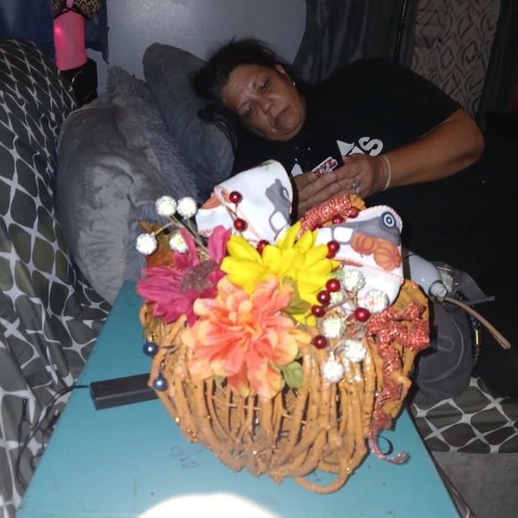 Thanksgiving Center Piece - Picture 3 of 5